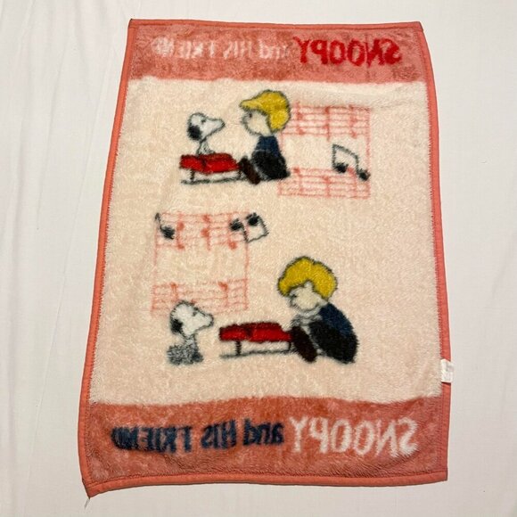 Vintage Snoopy And His Friends Blanket 38 x 27.5 Inch Baby Blanket Flaws - Picture 8 of 16